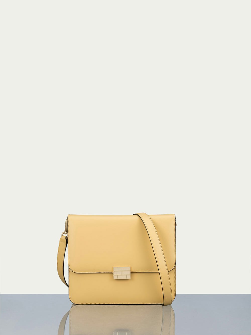 bag front view
